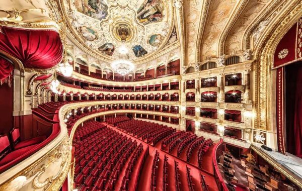 Дворцовые оперные театры Европы: Архитектурные шедевры музыкальной истории